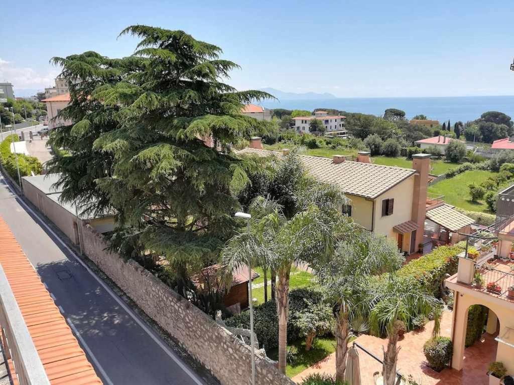 Casa Dinky Attico Con Terrazza Vista Mare Appartement Formia Buitenkant foto