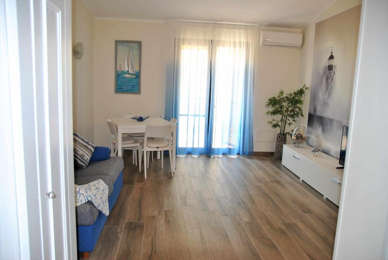 Casa Dinky Attico Con Terrazza Vista Mare Appartement Formia Buitenkant foto