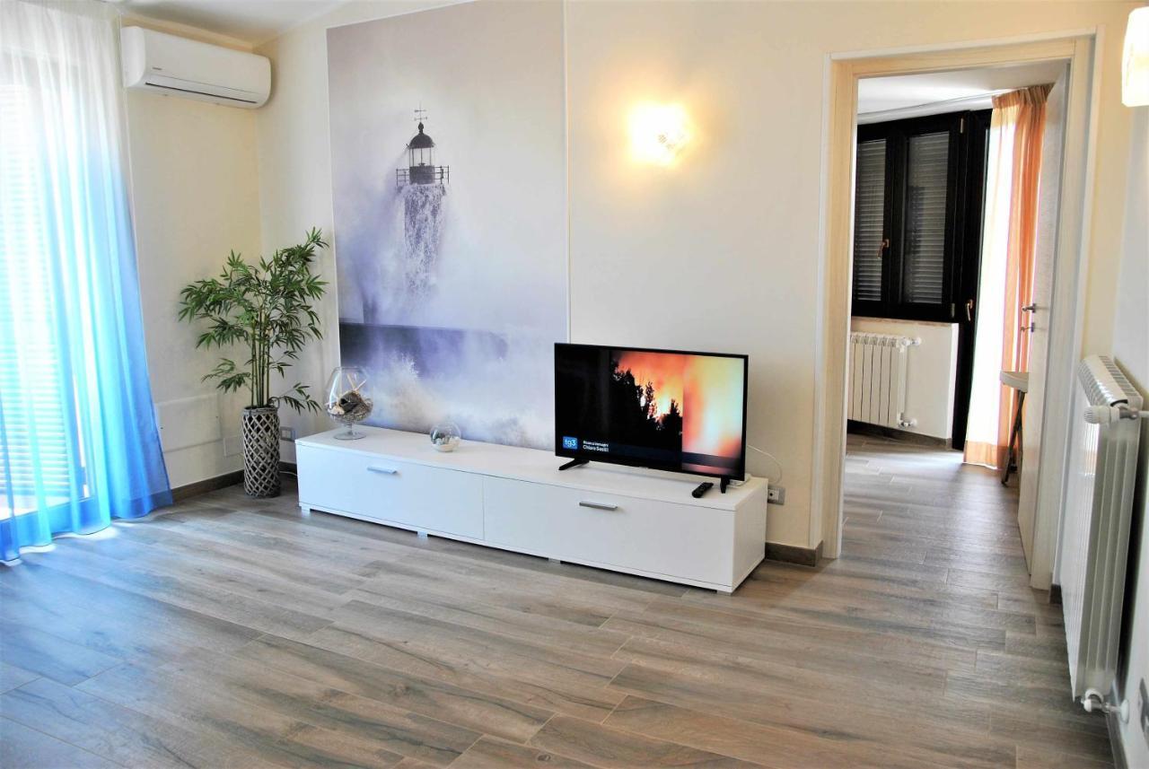 Casa Dinky Attico Con Terrazza Vista Mare Appartement Formia Buitenkant foto